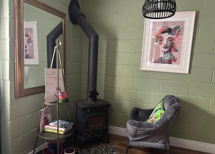 The Folly Minutes From Centre R95ryc8 Casa de Férias